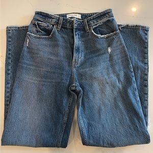 Abercrombie Curve Love 90s Relaxed High Rise Jean 27, 4r